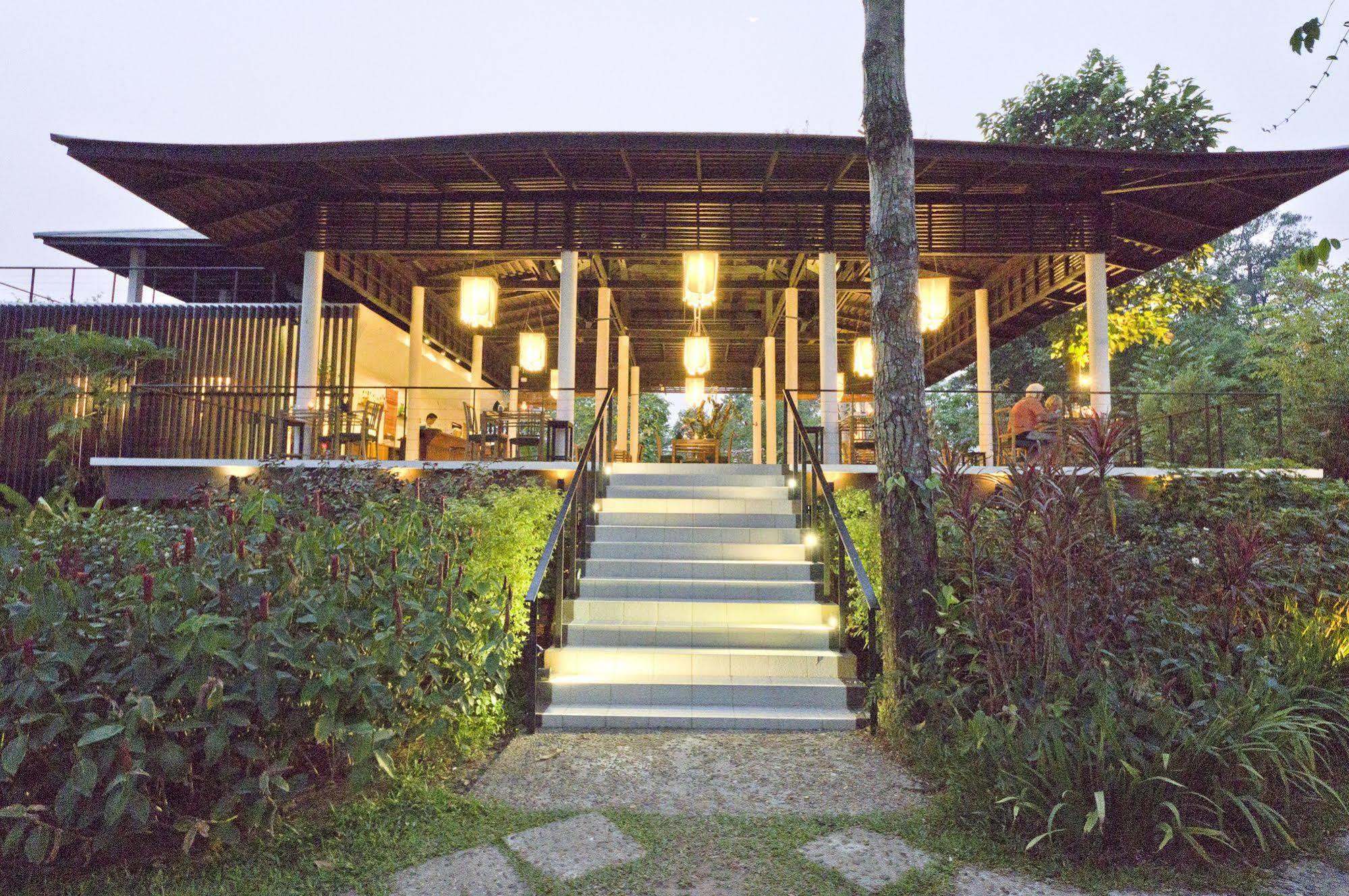 The River Resort Champasak Buitenkant foto